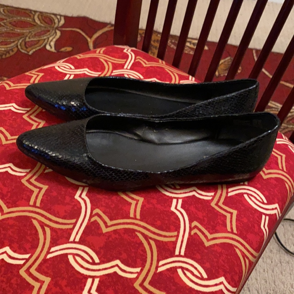 Shoes - Picture 5 of 9